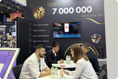 ������������� �������� � ����� �� iFX EXPO Dubai 2025